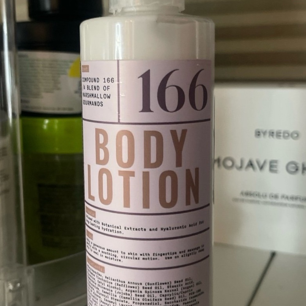 Body Lotion with Botanical Extracts - Cream